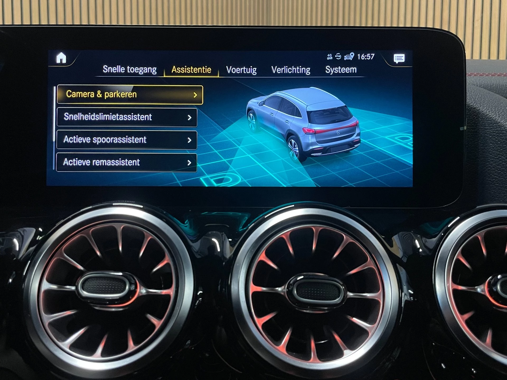 Hoofdafbeelding Mercedes-Benz EQA