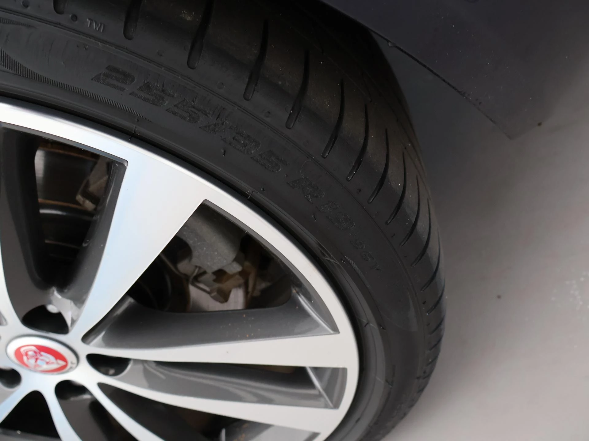 Hoofdafbeelding Jaguar XE