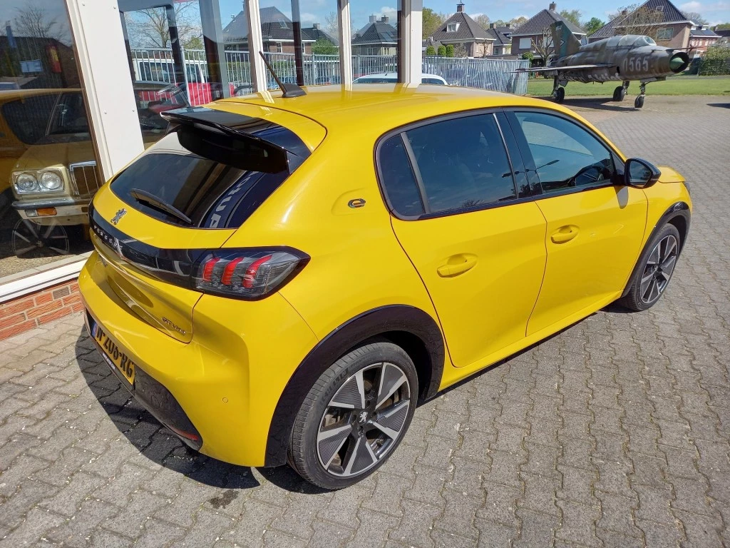 Hoofdafbeelding Peugeot e-208