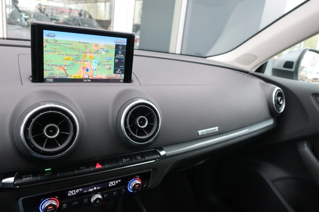 Hoofdafbeelding Audi e-tron