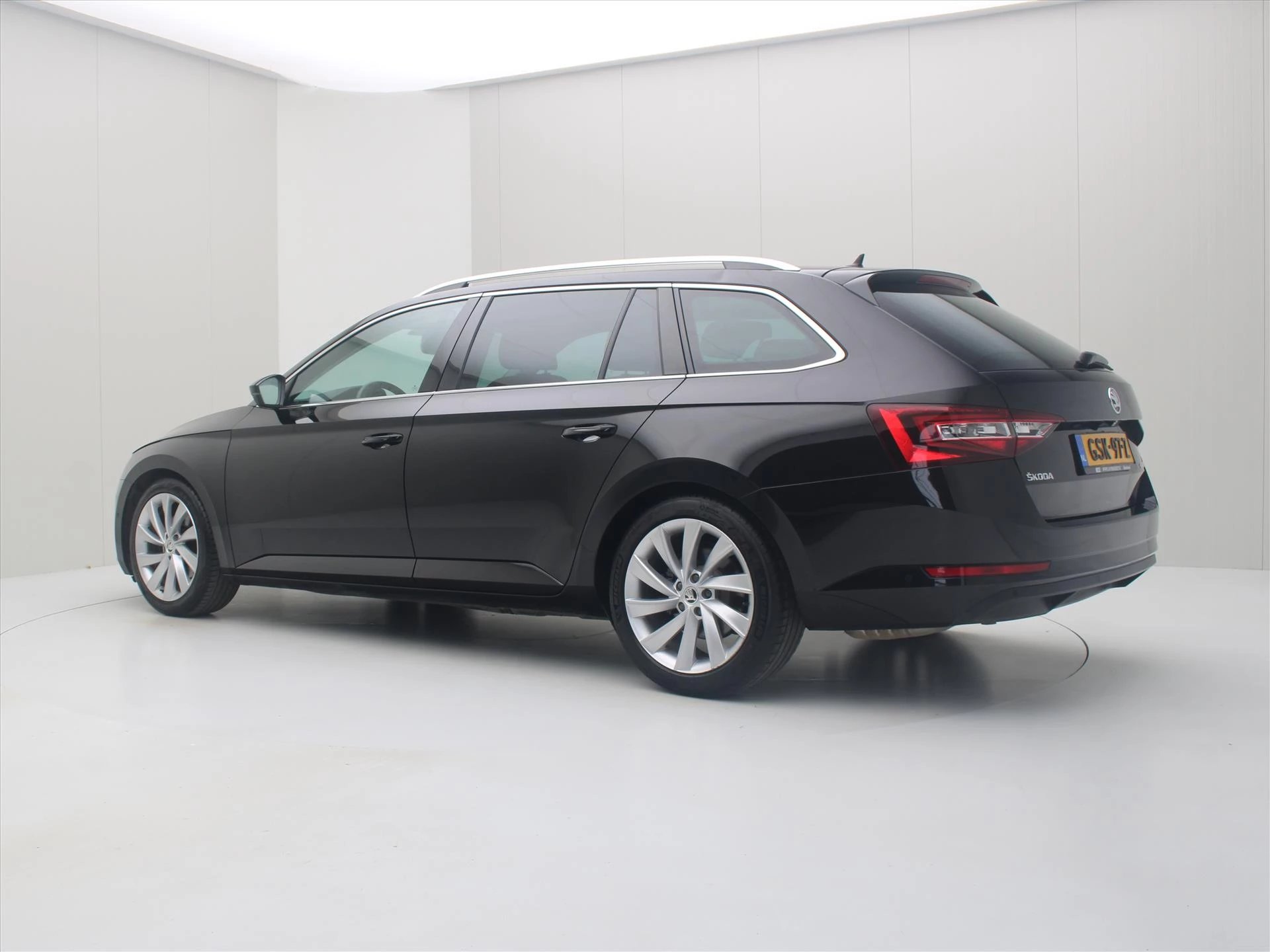 Hoofdafbeelding Škoda Superb