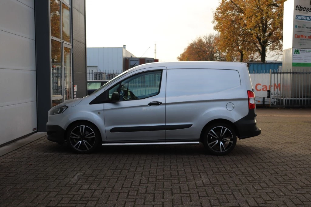 Hoofdafbeelding Ford Transit Courier