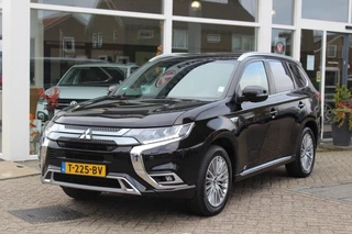 Hoofdafbeelding Mitsubishi Outlander Mitsubishi Outlander 2.4 PHEV INTENSE S
