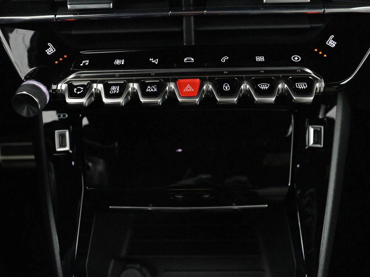 Hoofdafbeelding Peugeot e-2008