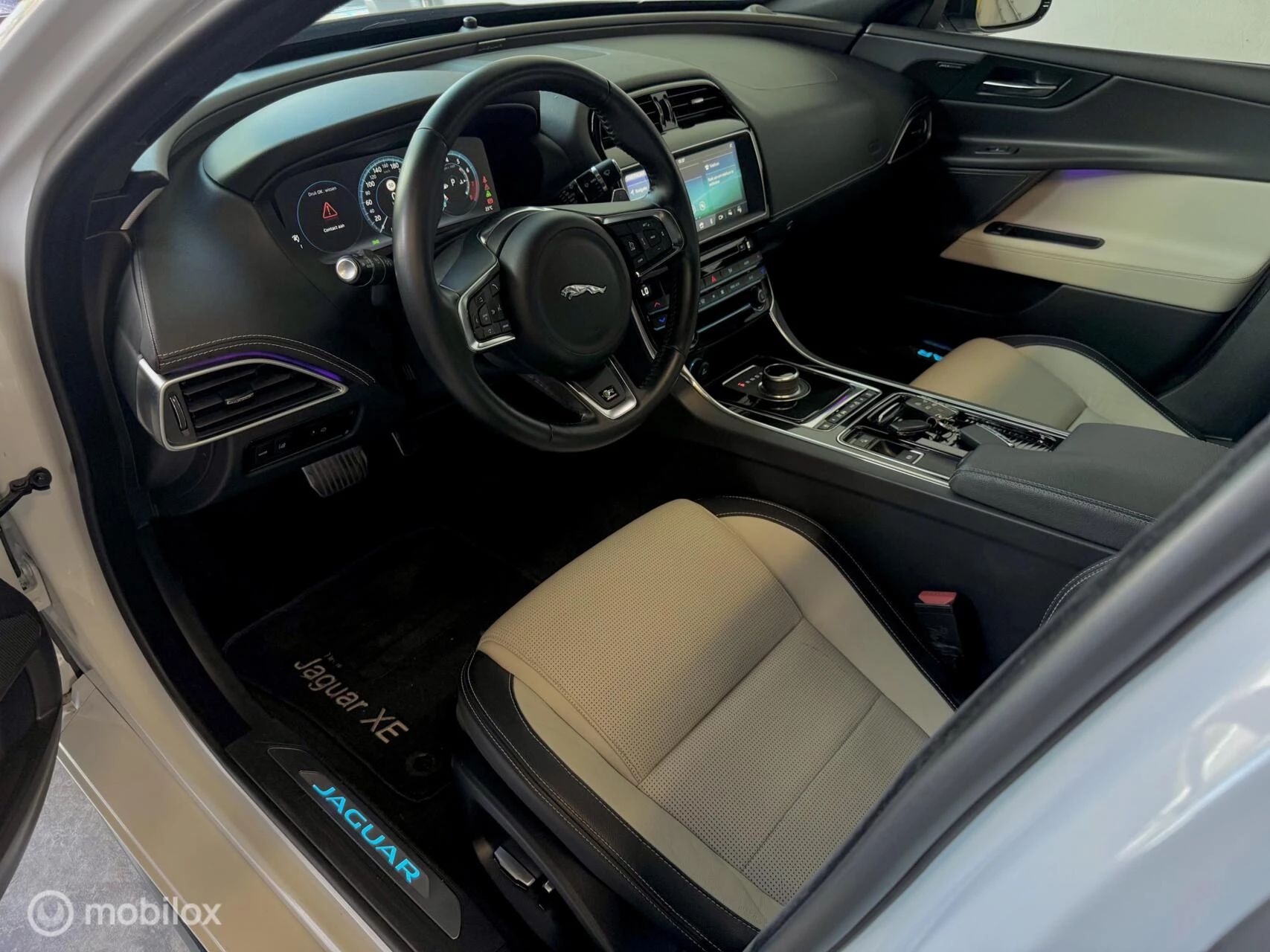 Hoofdafbeelding Jaguar XE