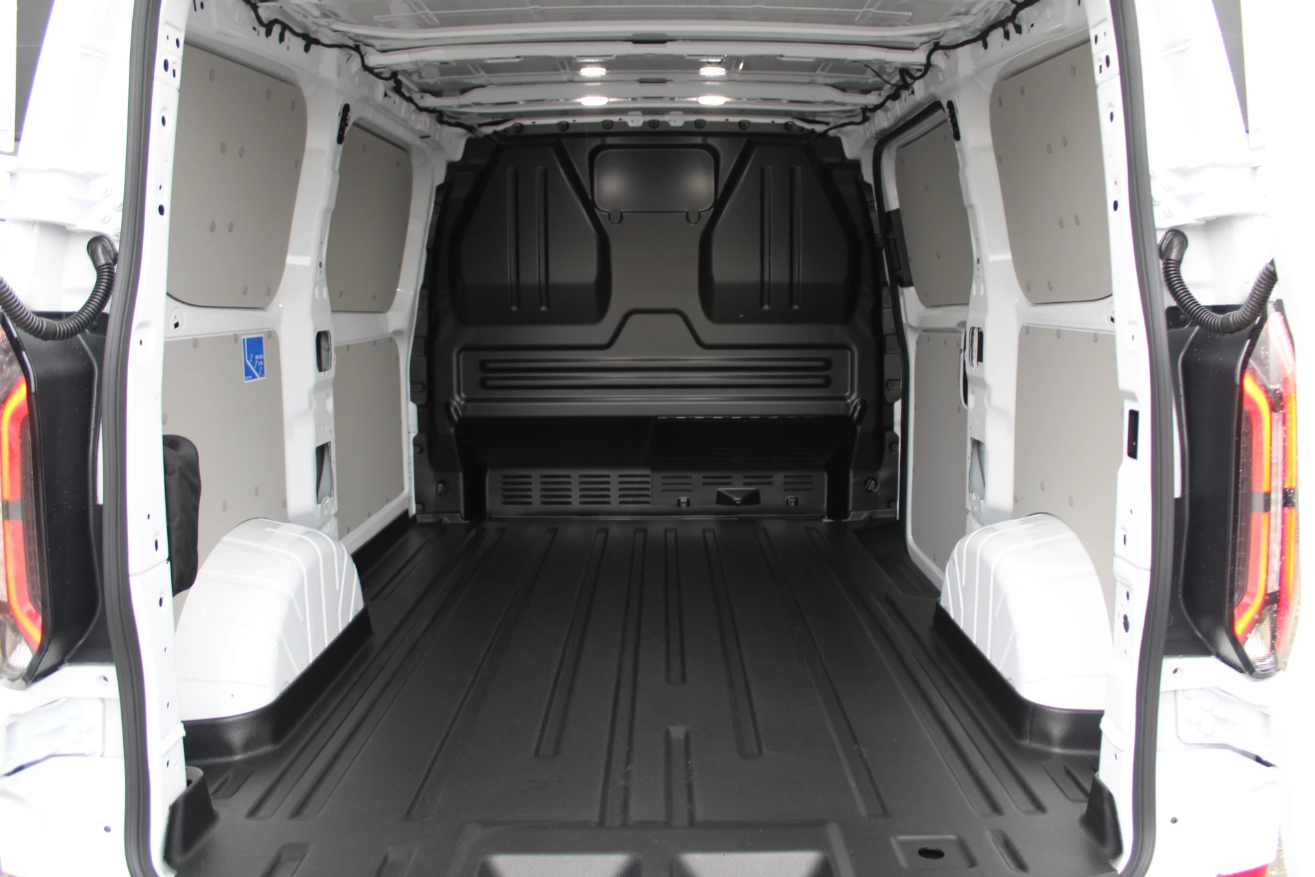 Hoofdafbeelding Ford E-Transit Custom