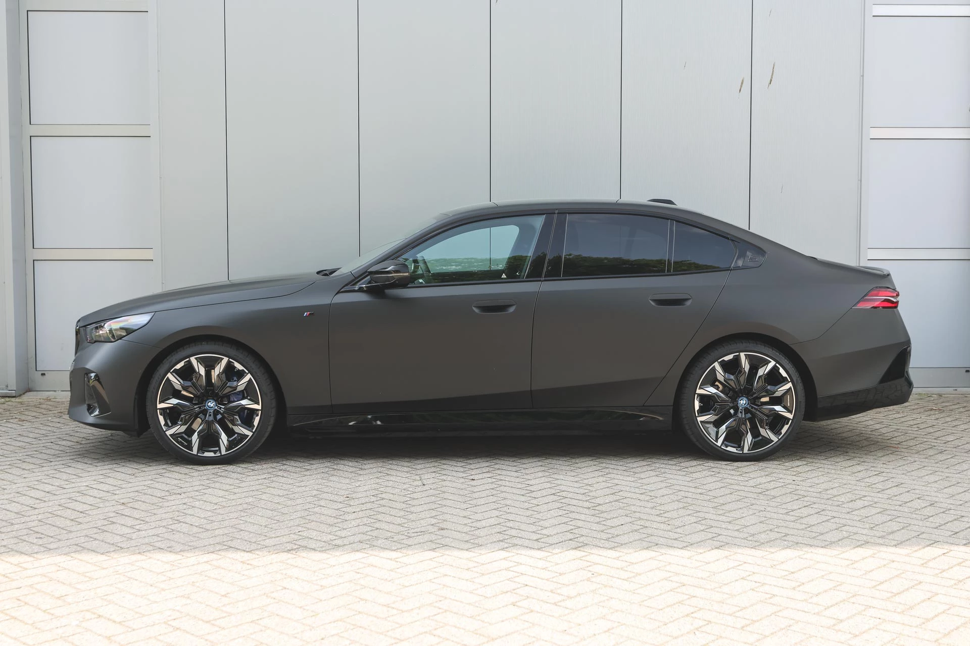 Hoofdafbeelding BMW i5