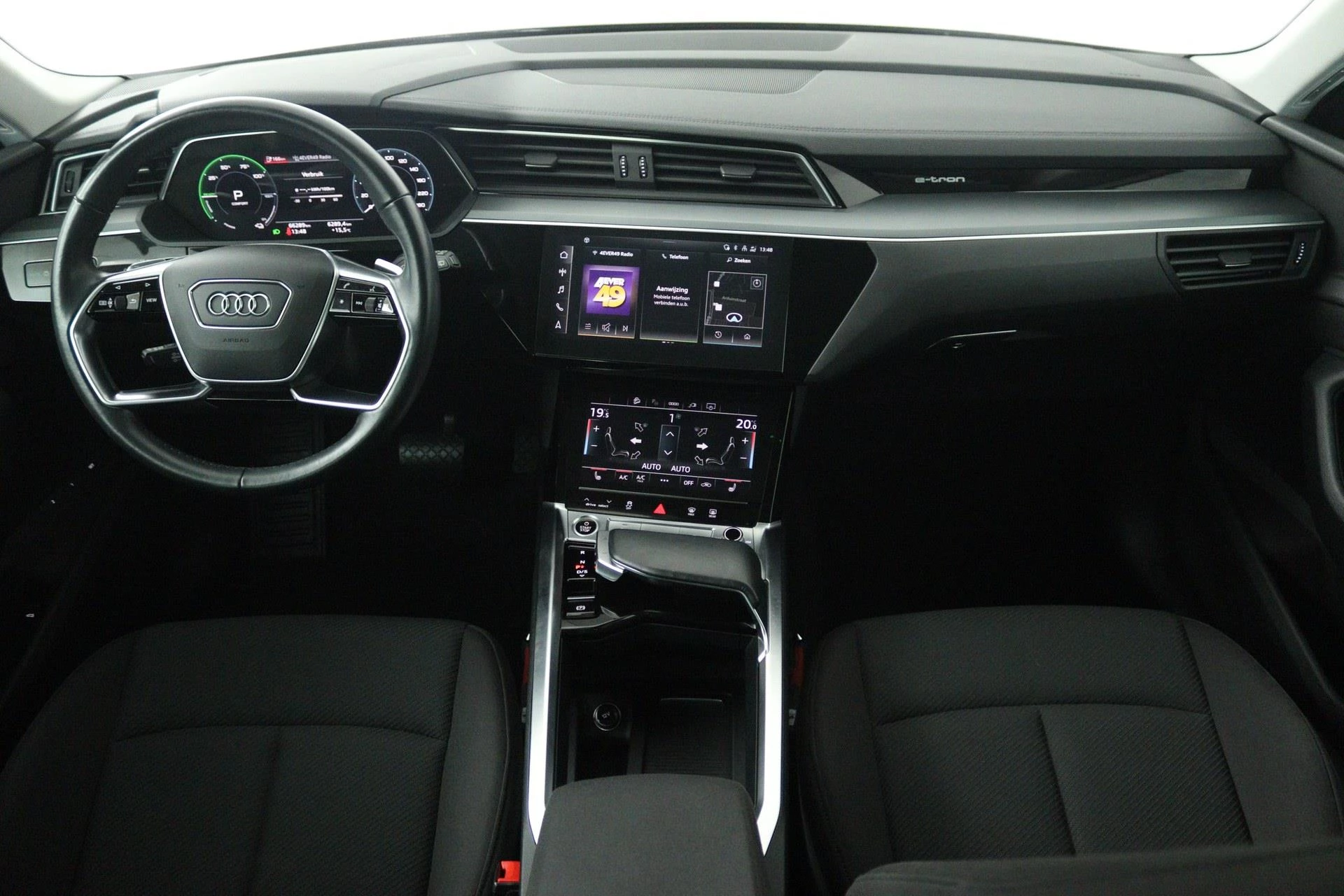 Hoofdafbeelding Audi e-tron