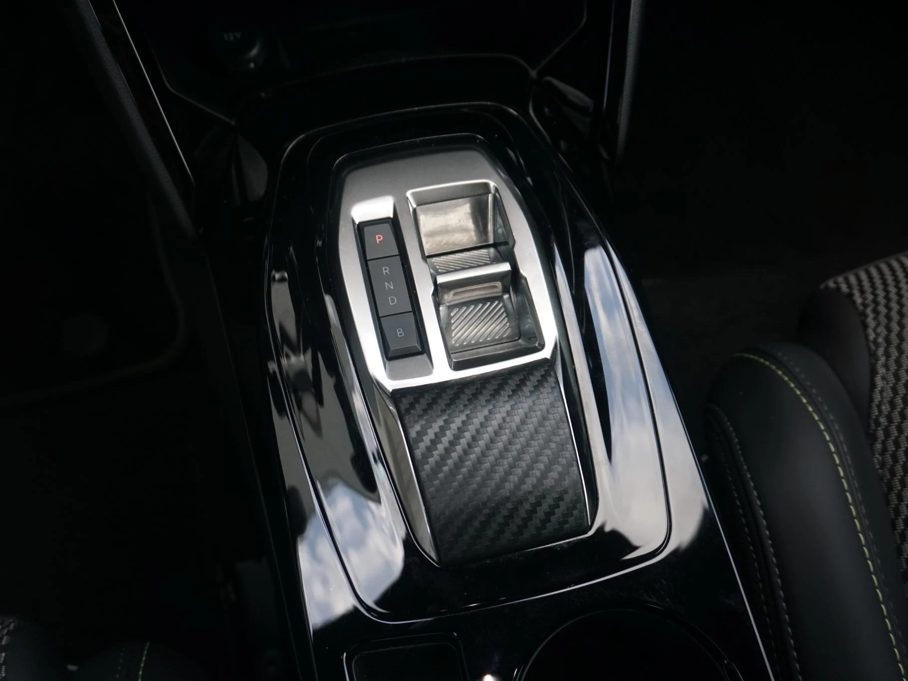 Hoofdafbeelding Peugeot e-2008