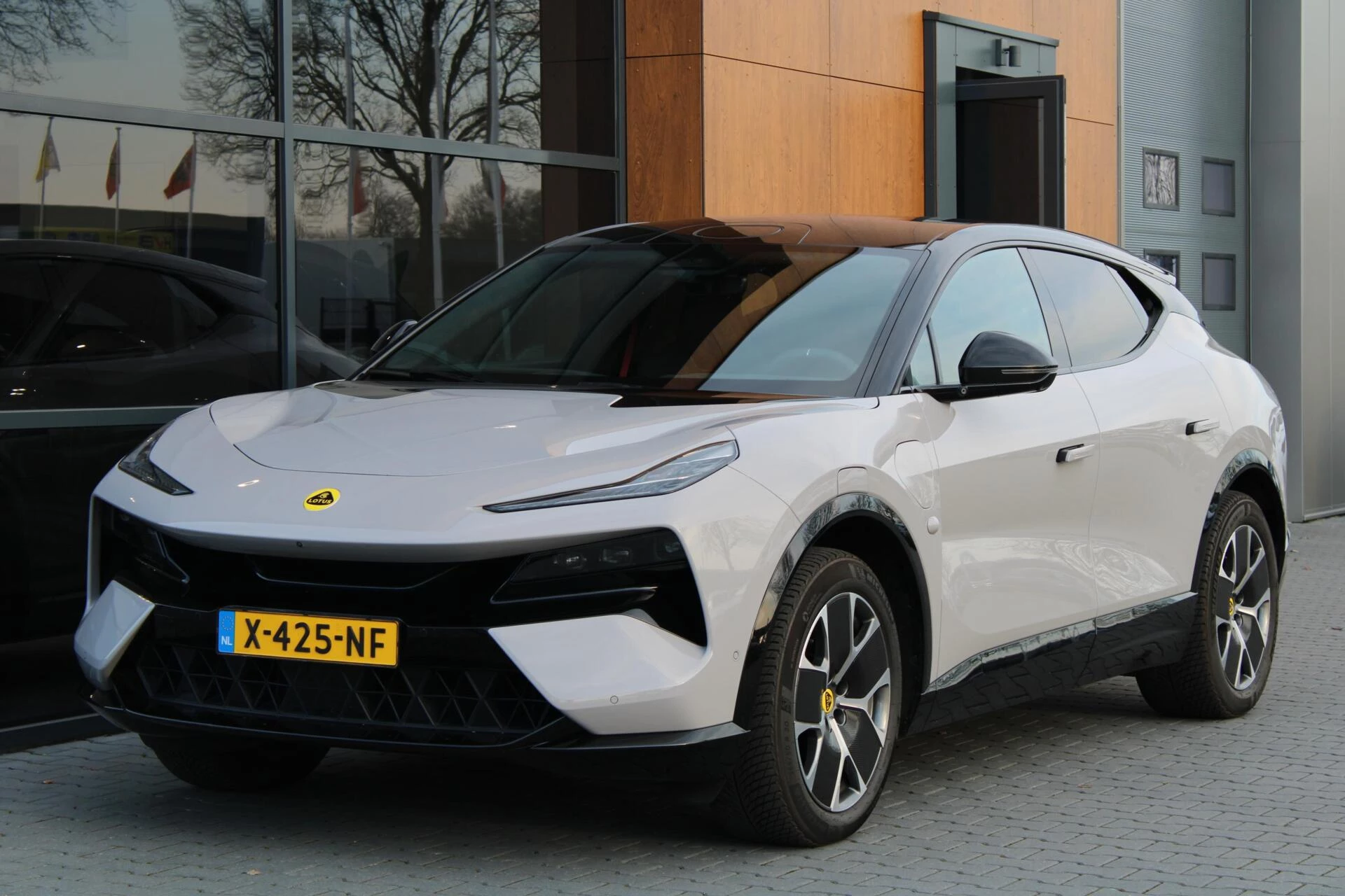 Hoofdafbeelding Lotus Eletre