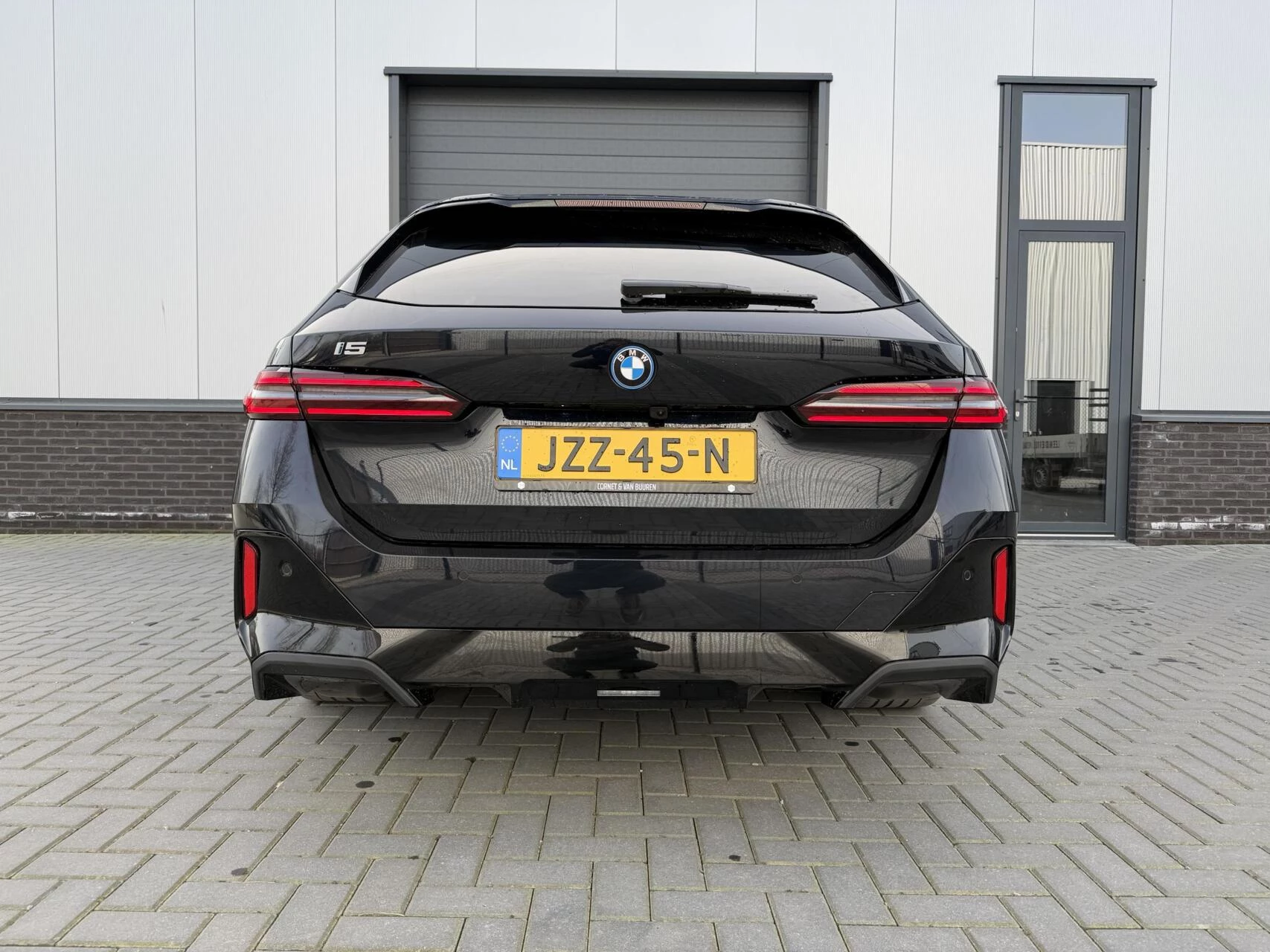Hoofdafbeelding BMW i5