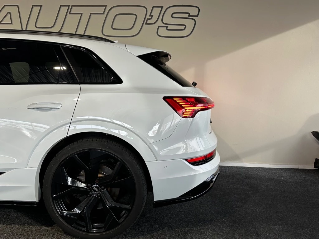 Hoofdafbeelding Audi e-tron