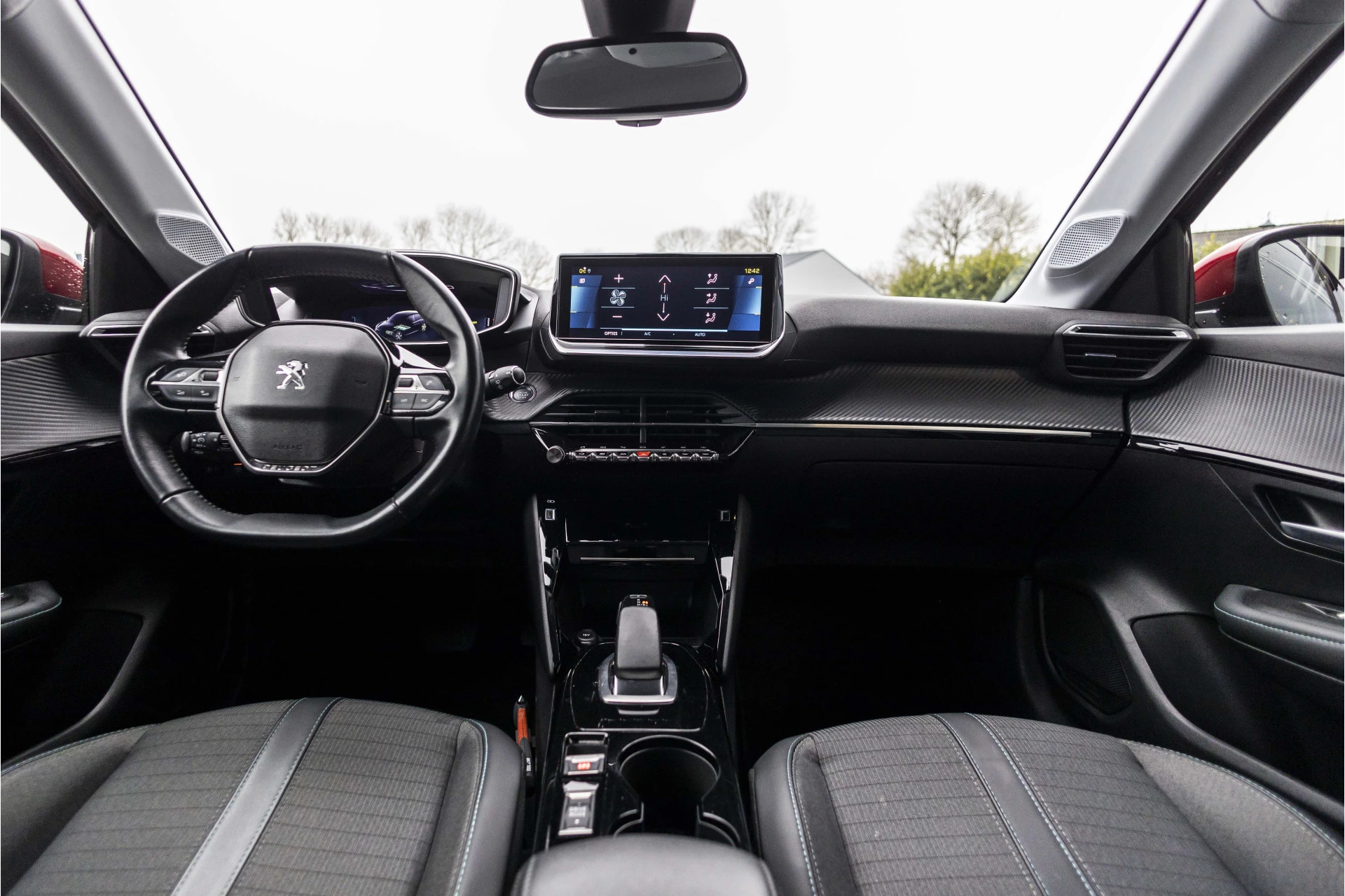 Hoofdafbeelding Peugeot e-208