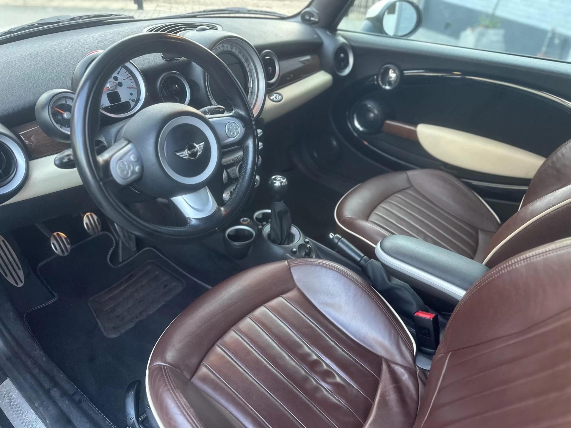 Hoofdafbeelding MINI Cabrio