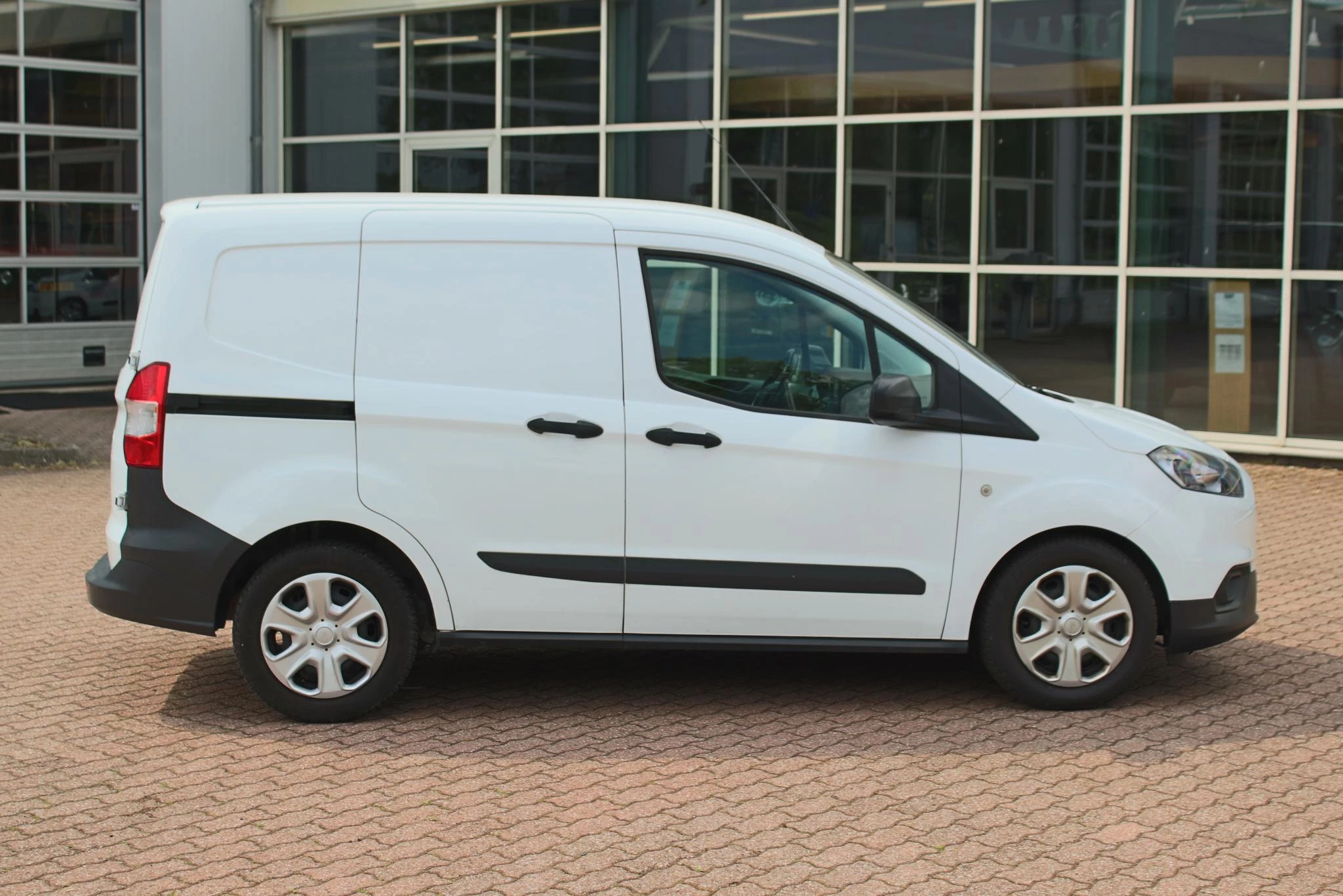 Hoofdafbeelding Ford Transit Courier