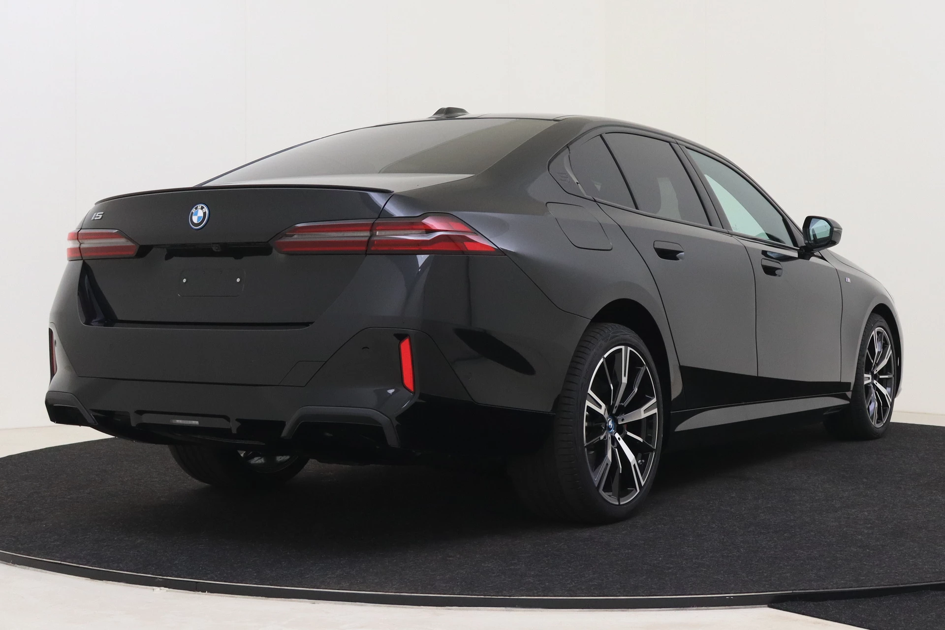 Hoofdafbeelding BMW i5