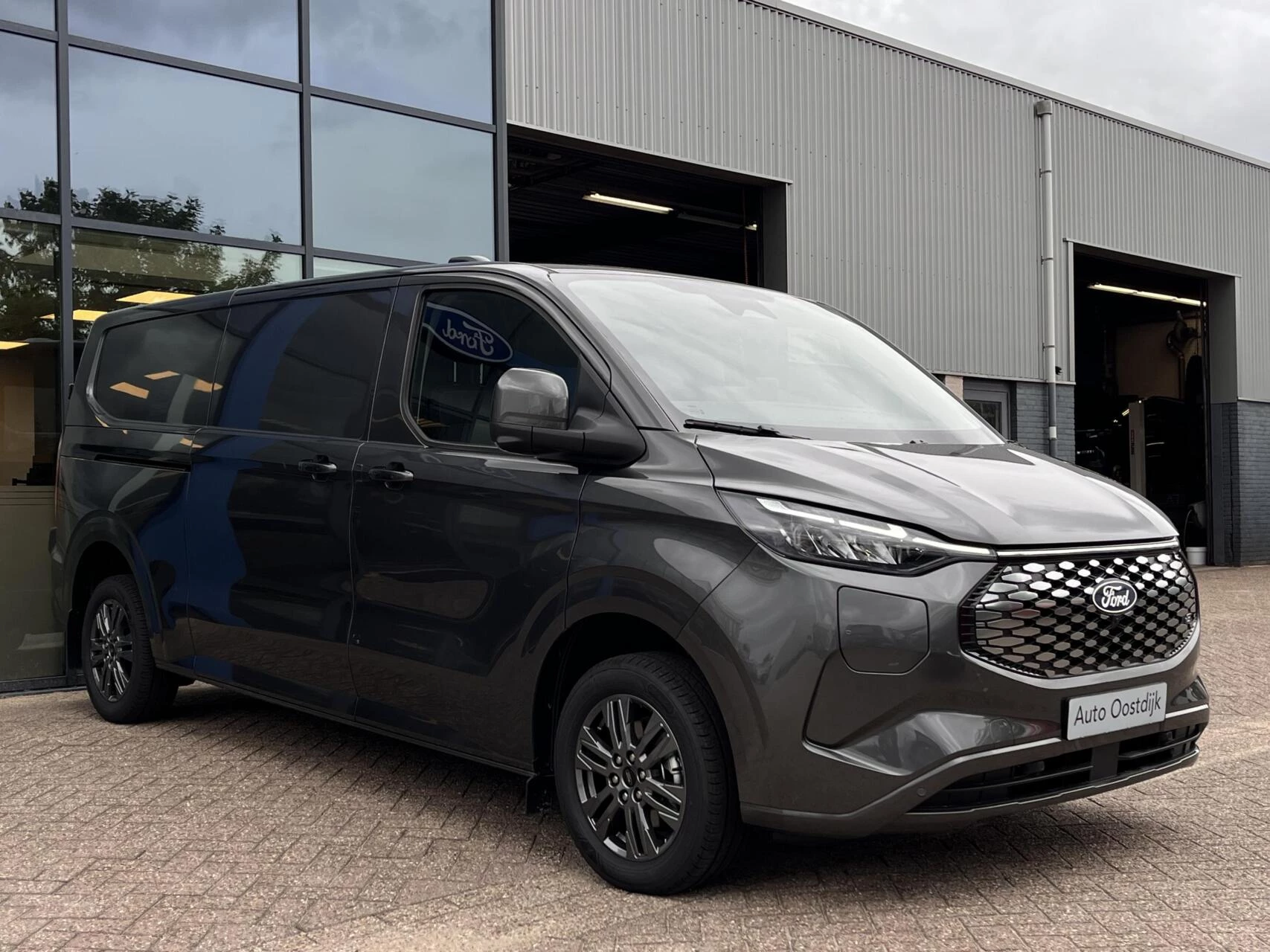 Hoofdafbeelding Ford E-Transit Custom