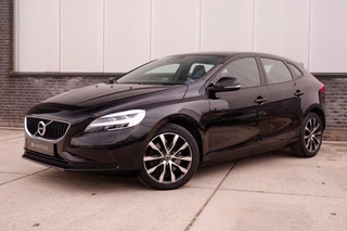 Hoofdafbeelding Volvo V40 Volvo V40 1.5 T3 Dynamic Edition | Trekhaak | LED | Navi | Climate | Cruise | Stoelverwarming