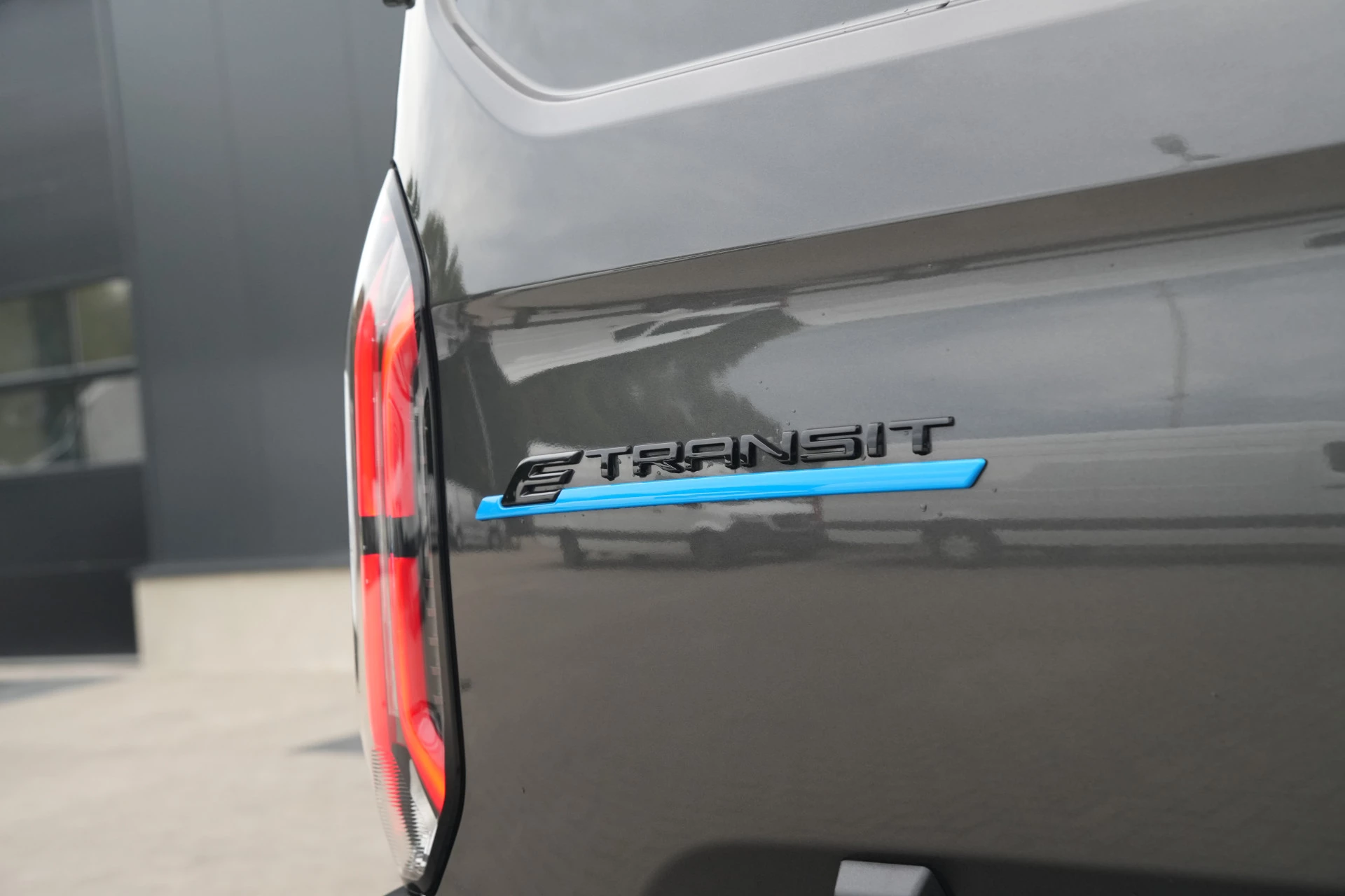 Hoofdafbeelding Ford E-Transit Custom