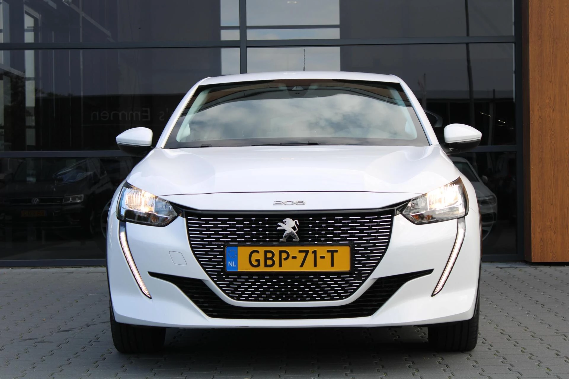 Hoofdafbeelding Peugeot e-208