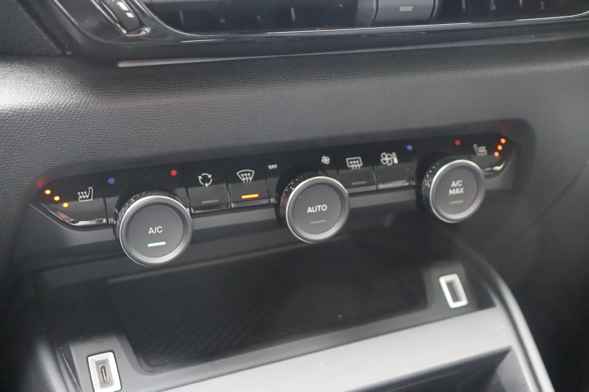 Hoofdafbeelding Citroën ë-C4