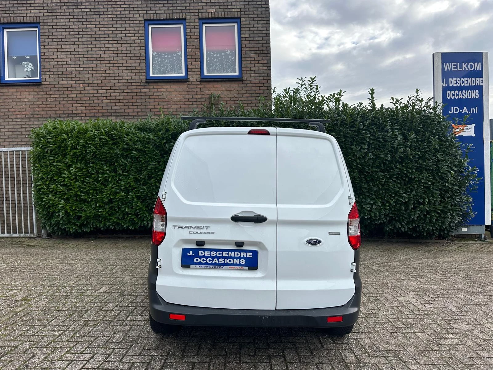 Hoofdafbeelding Ford Transit Courier