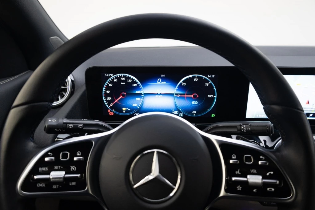 Hoofdafbeelding Mercedes-Benz EQA