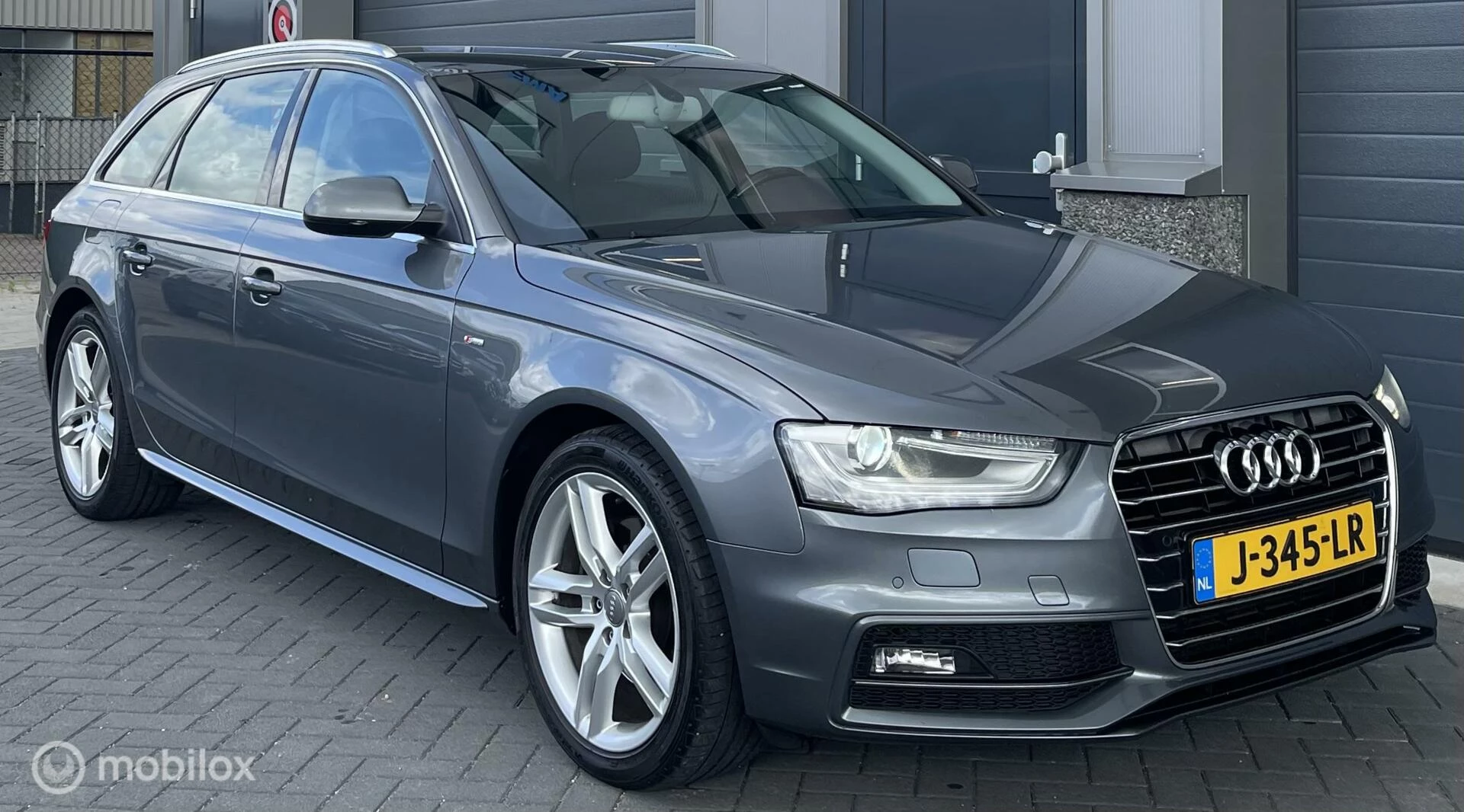 Hoofdafbeelding Audi A4