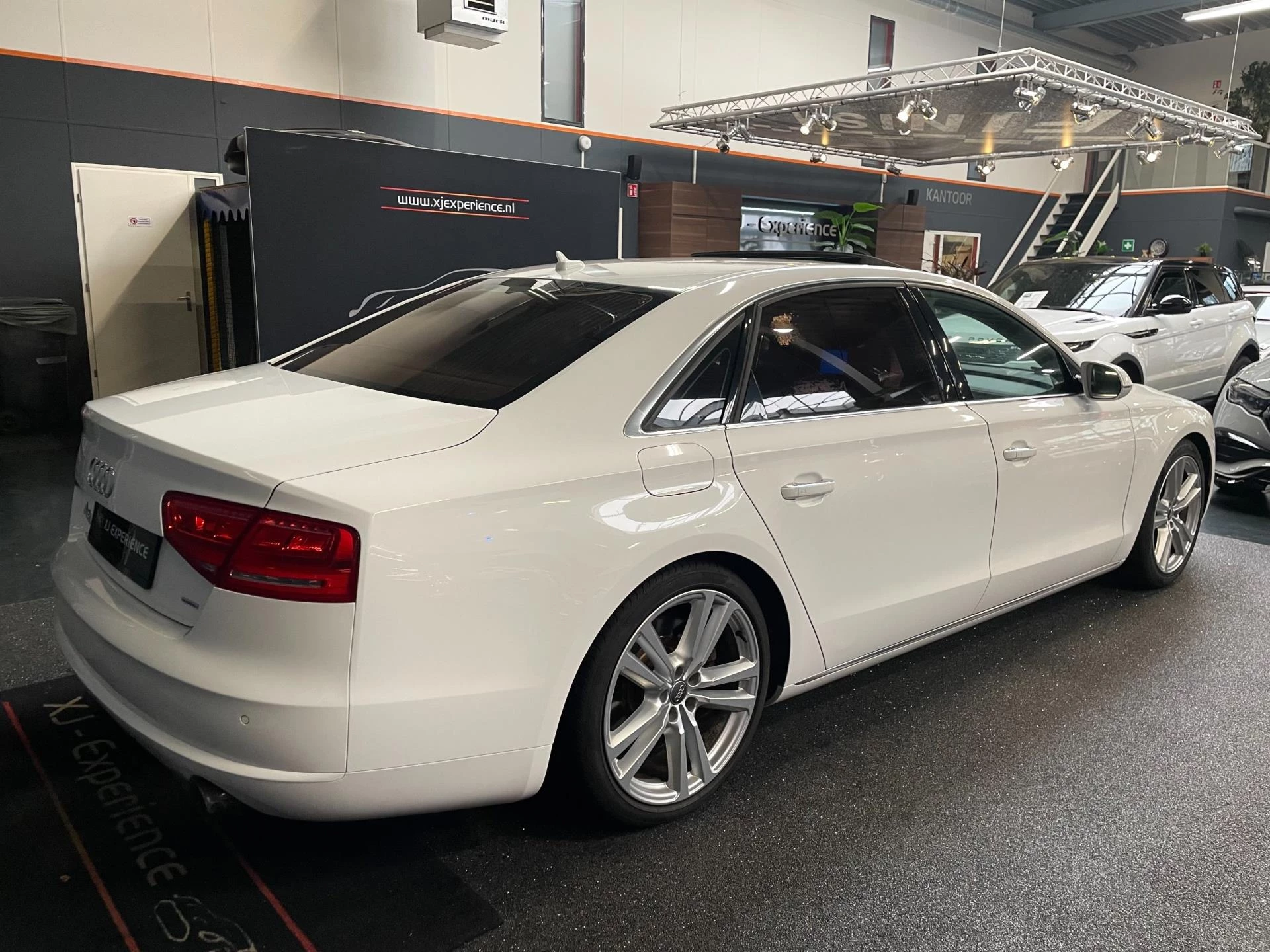 Hoofdafbeelding Audi A8