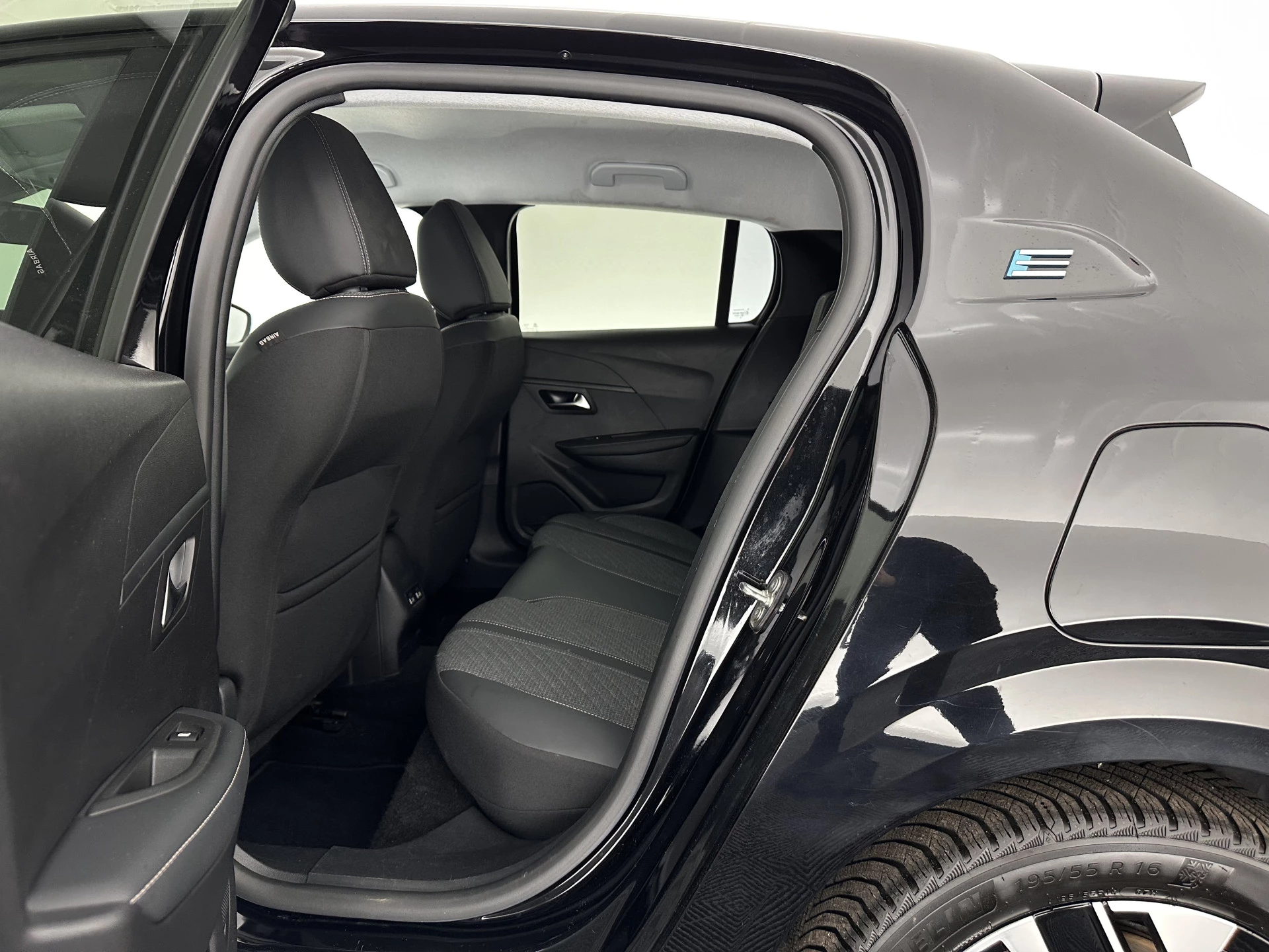 Hoofdafbeelding Peugeot e-208