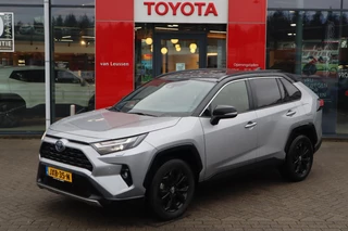 Toyota RAV4 2.5 HYBRID AWD STYLE APPLE/ANDROID LEDER STOEL/STUUR/VOORRUITVERWARM. ELEK. ACHTERKLEP. 1650KG-TREK. CAMERA P-SENSOREN KEYLESS