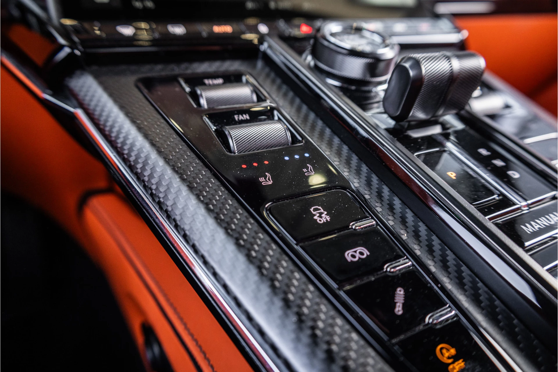 Hoofdafbeelding Aston Martin V8 Vantage