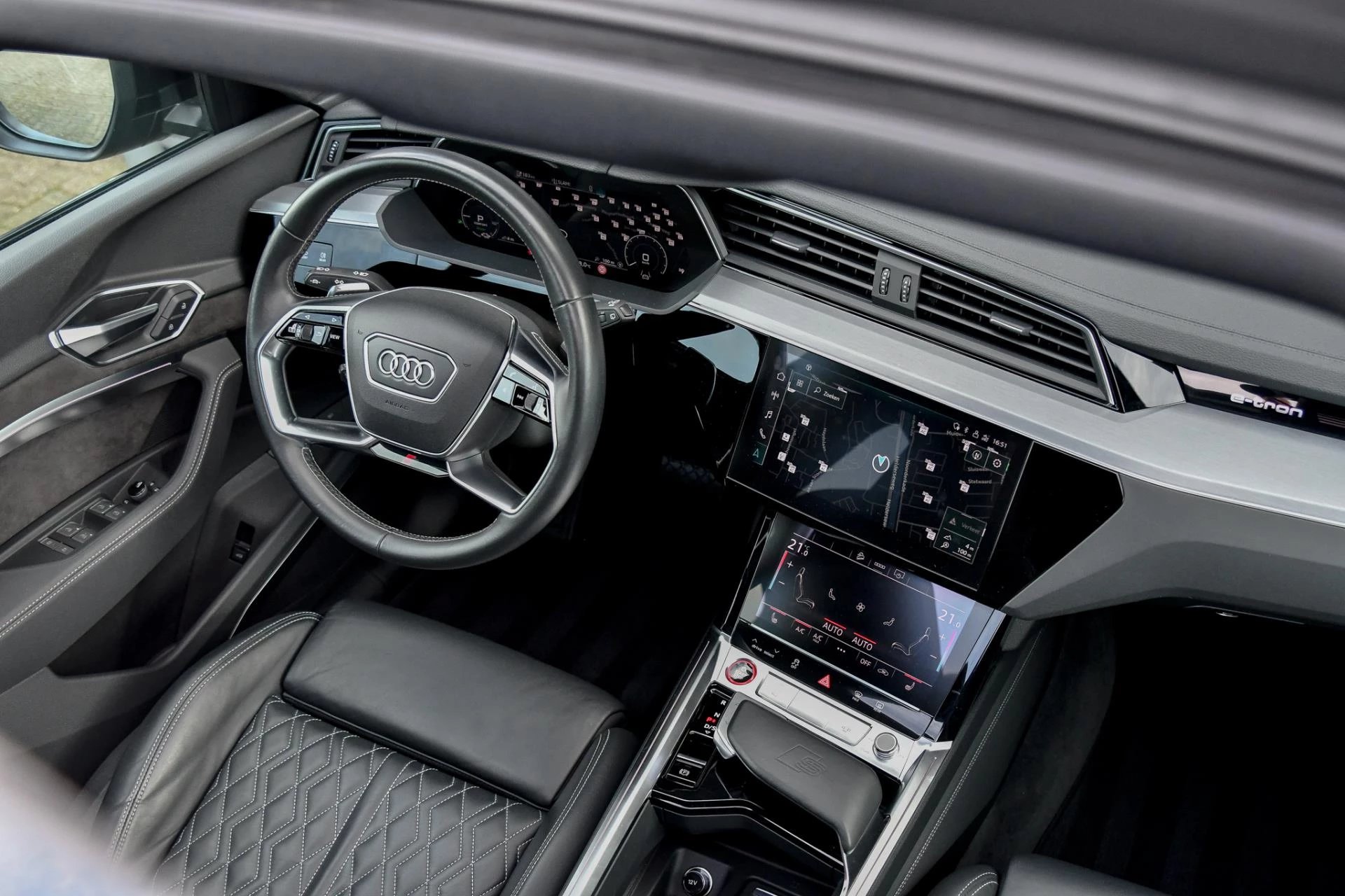 Hoofdafbeelding Audi e-tron