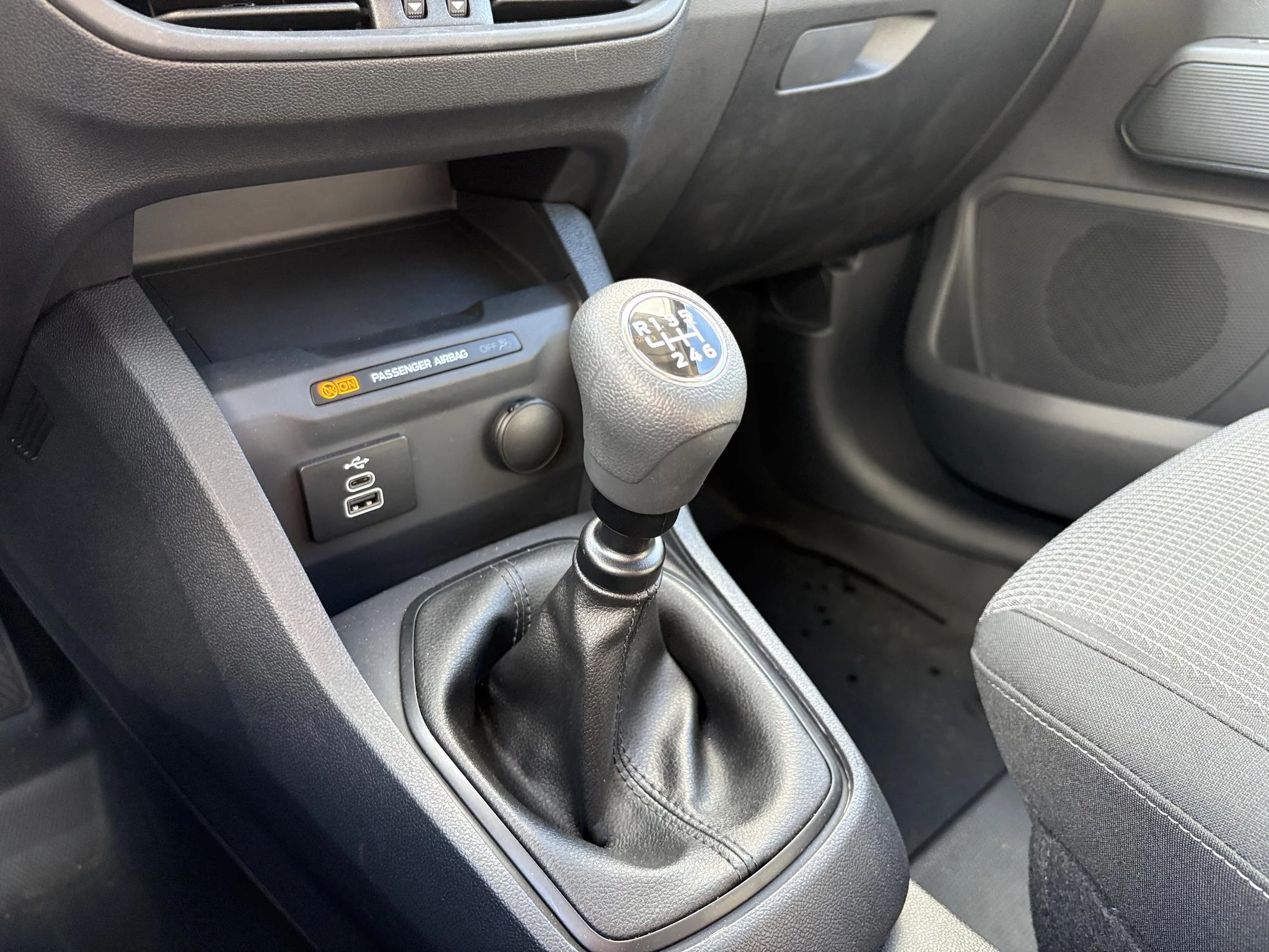 Hoofdafbeelding Ford Transit Courier