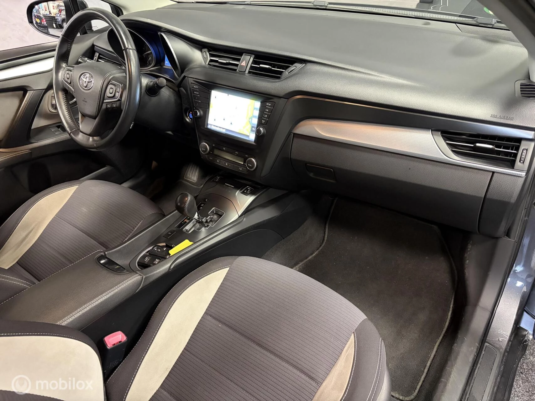 Hoofdafbeelding Toyota Avensis