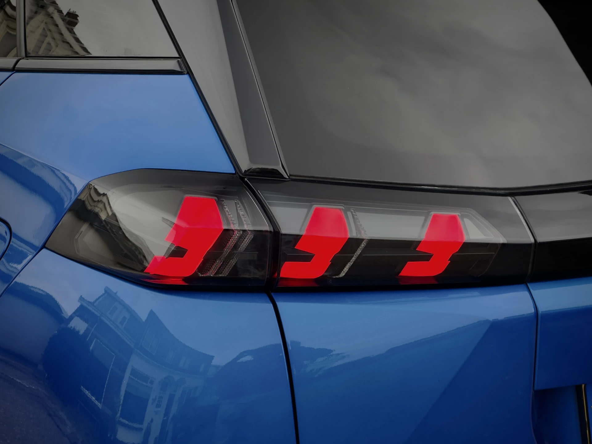 Hoofdafbeelding Peugeot e-2008