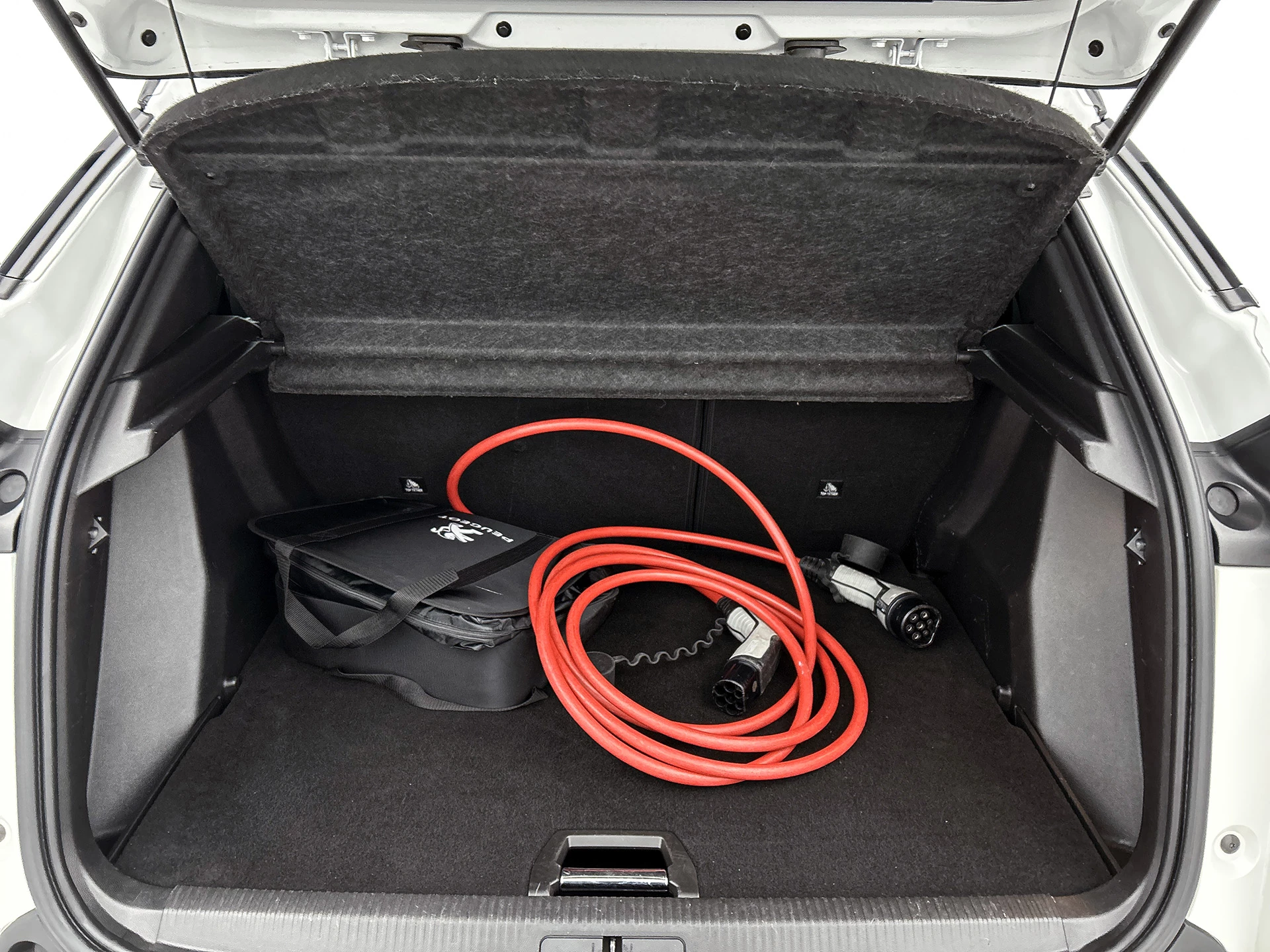 Hoofdafbeelding Peugeot e-2008