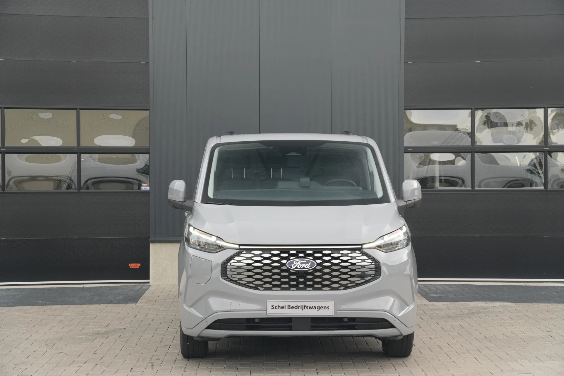 Hoofdafbeelding Ford E-Transit Custom
