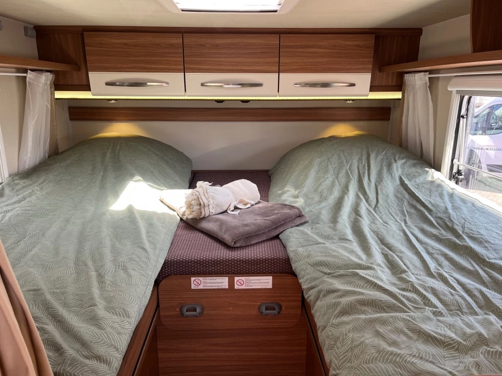 Hoofdafbeelding Carado T 447 Enkele Bedden Hefbed