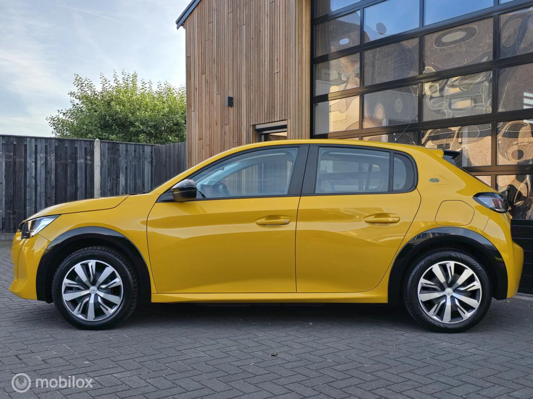 Hoofdafbeelding Peugeot e-208