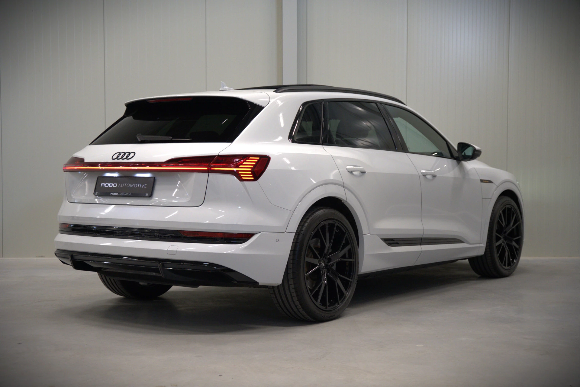 Hoofdafbeelding Audi e-tron