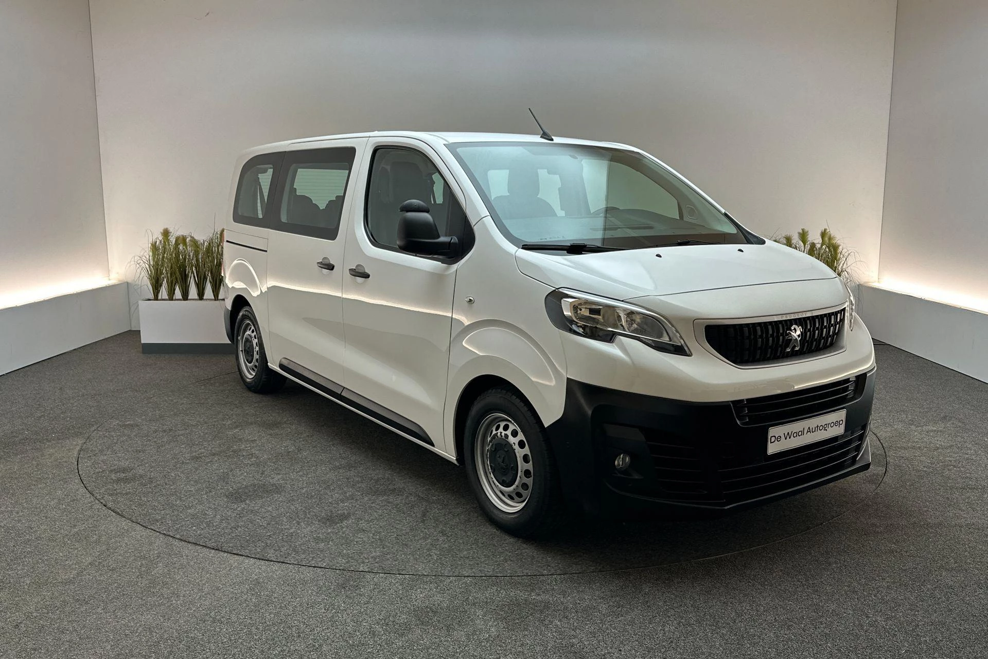 Hoofdafbeelding Peugeot Traveller