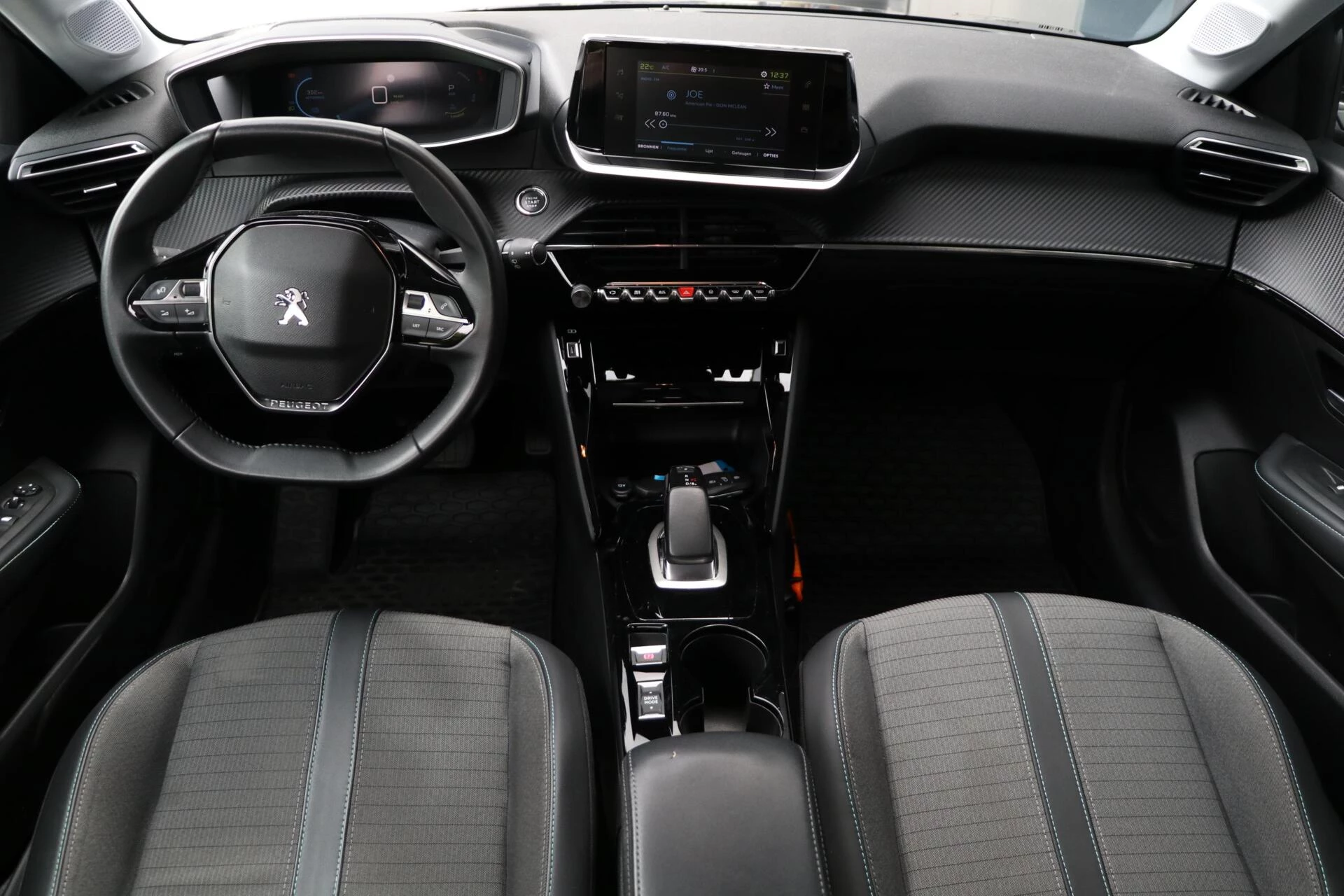 Hoofdafbeelding Peugeot e-208