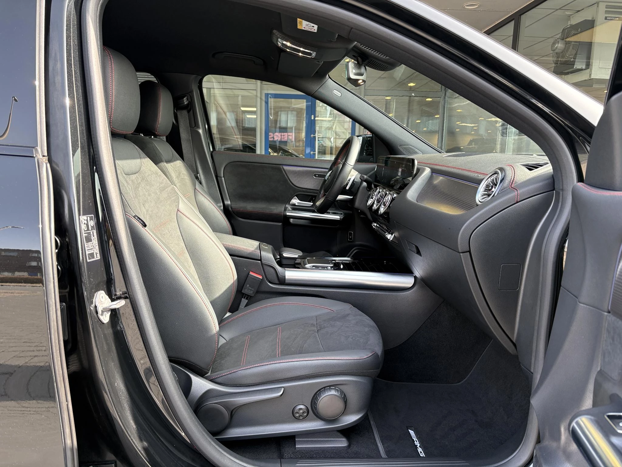 Hoofdafbeelding Mercedes-Benz EQA