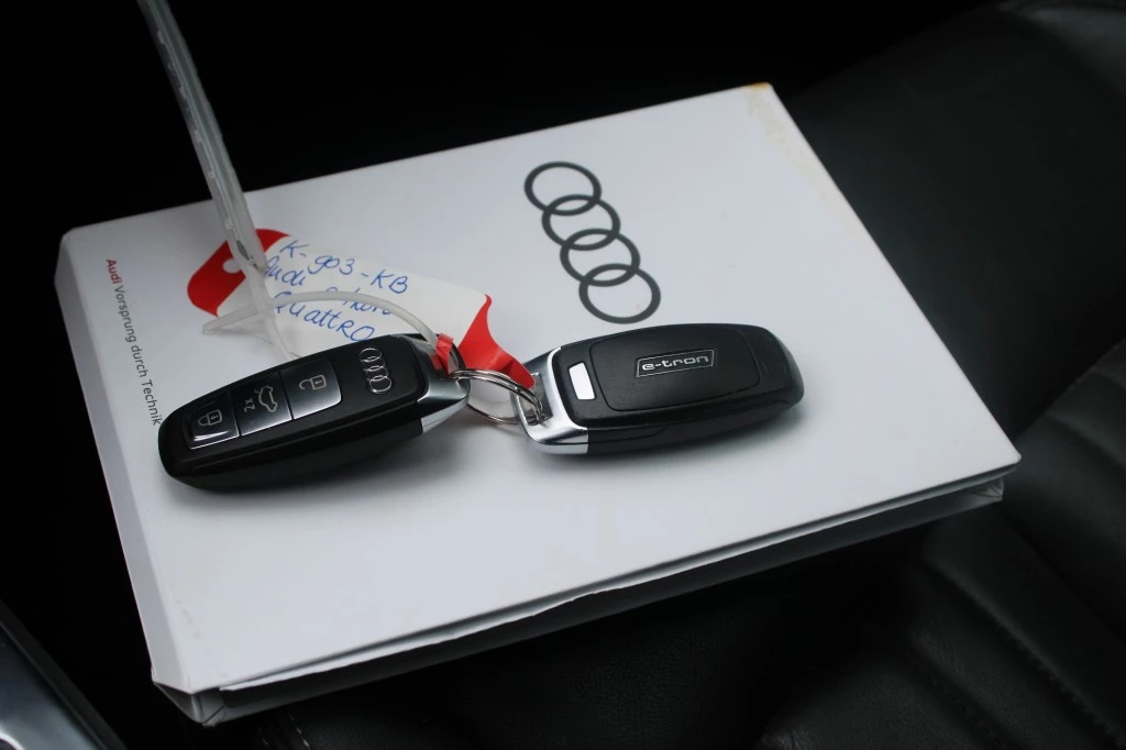 Hoofdafbeelding Audi e-tron