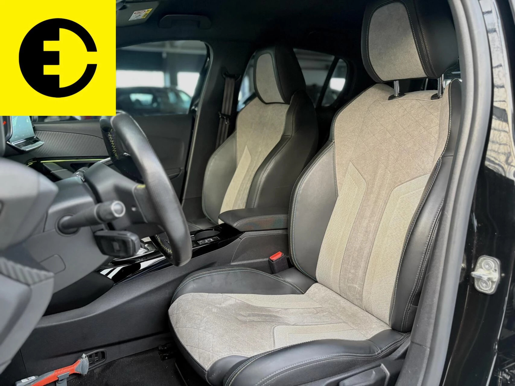 Hoofdafbeelding Peugeot e-208