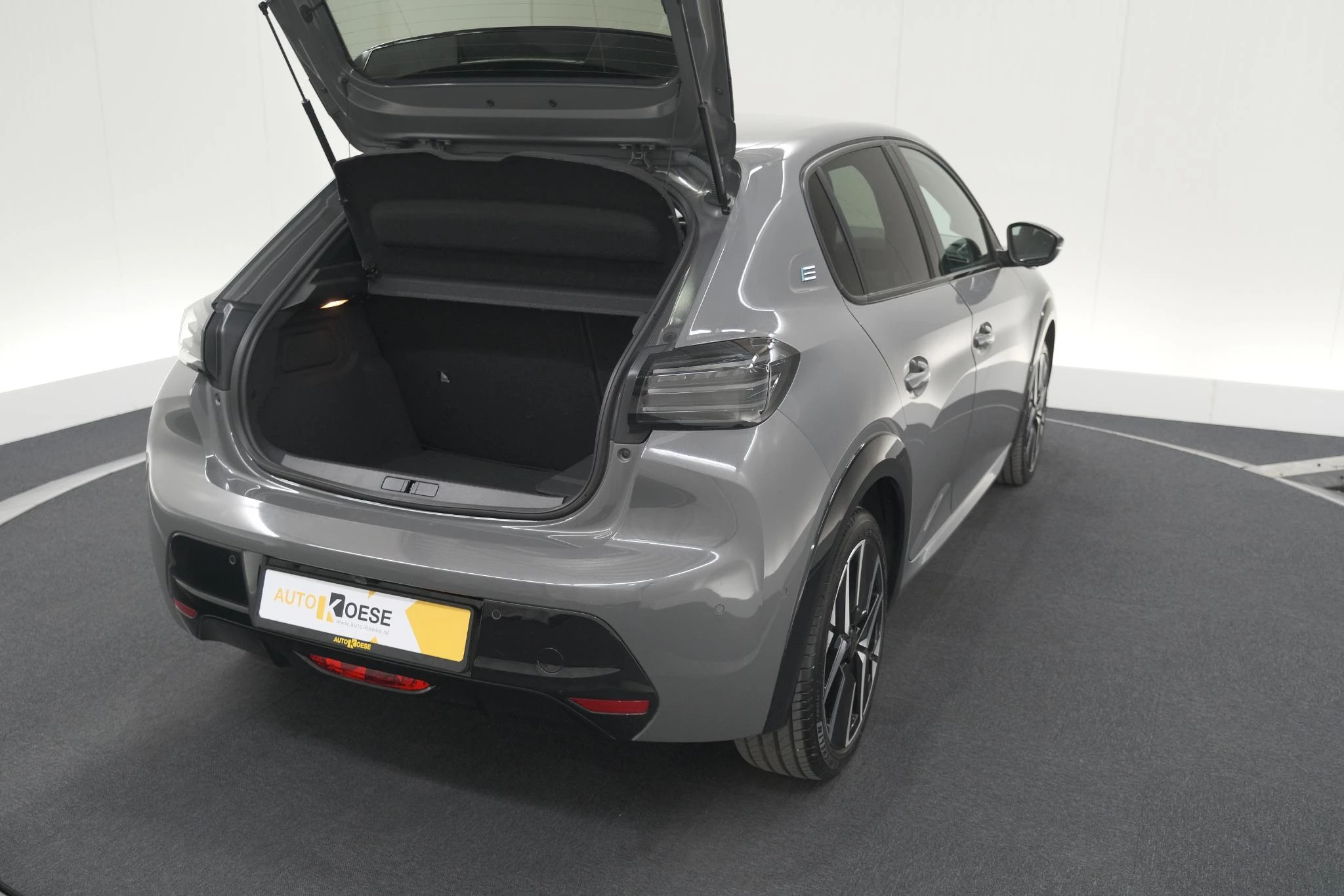 Hoofdafbeelding Peugeot e-208