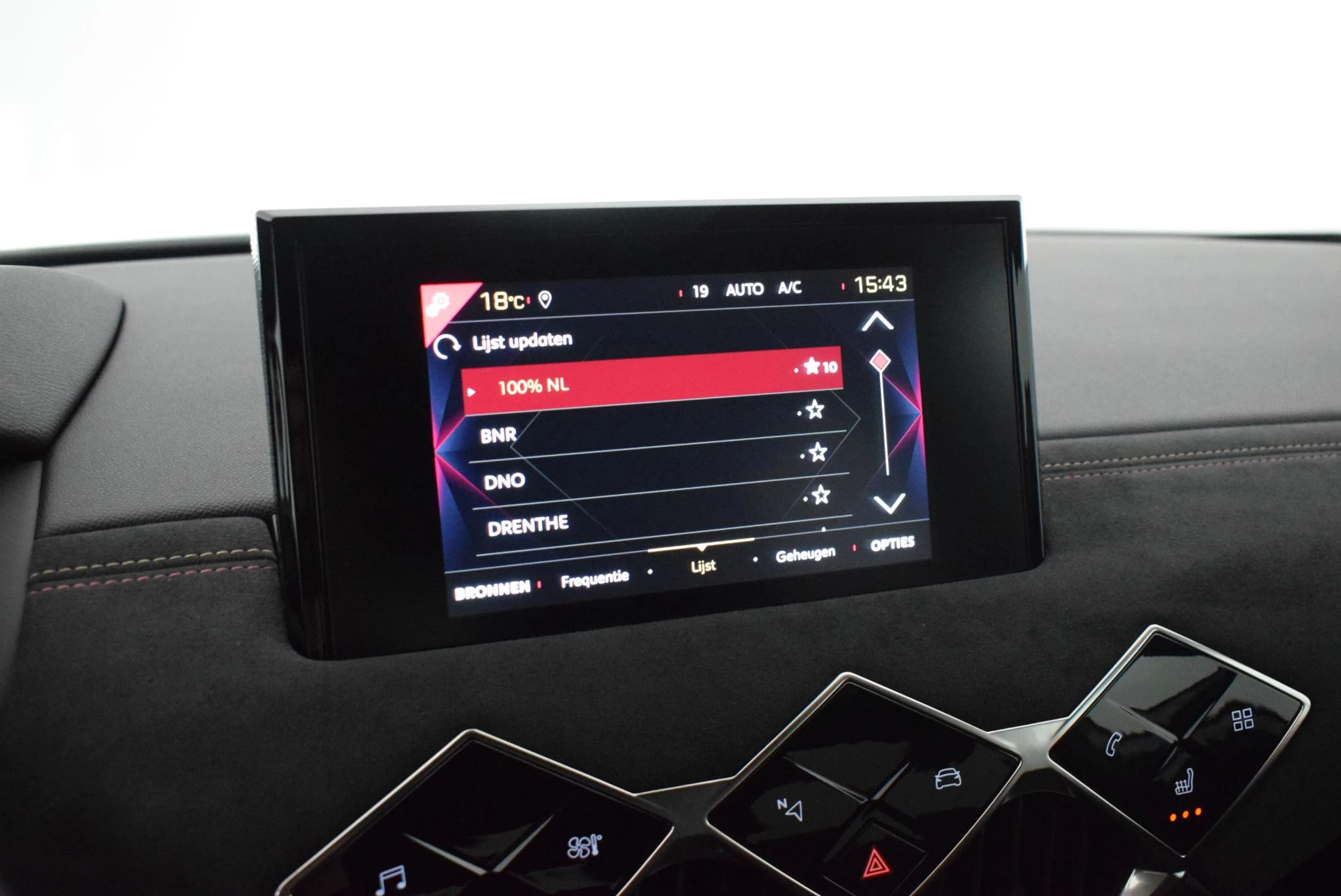 Hoofdafbeelding DS DS 3