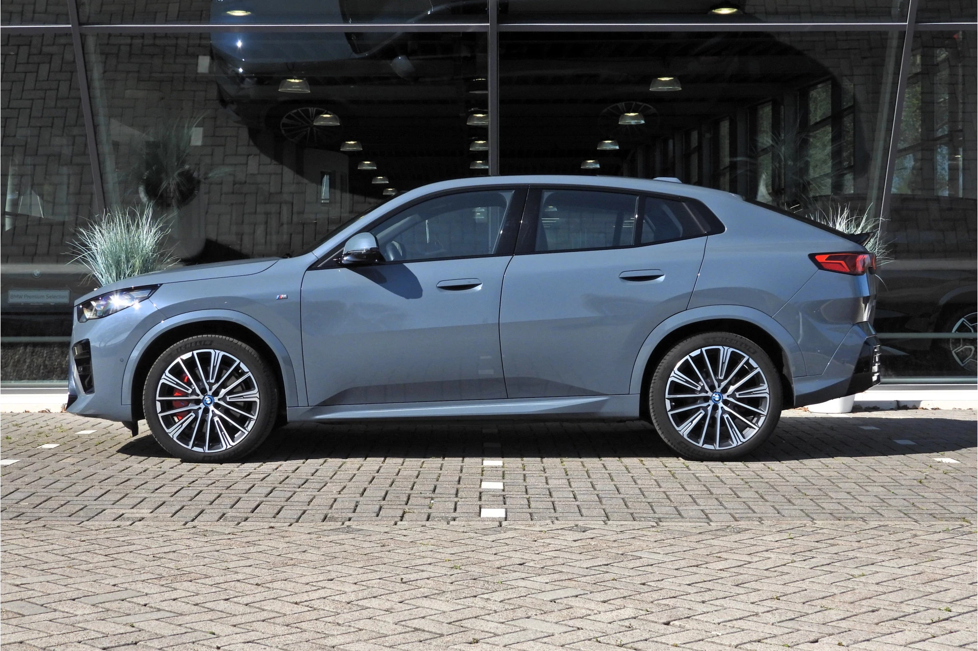 Hoofdafbeelding BMW iX2