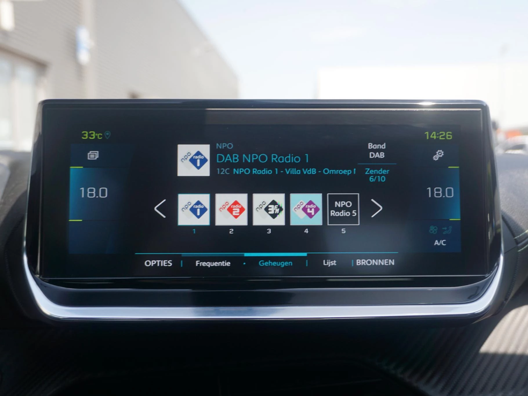 Hoofdafbeelding Peugeot e-208
